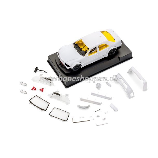  Mercedes C-CLASS (1994-1995) - White Kit with prepainted and preassembled parts